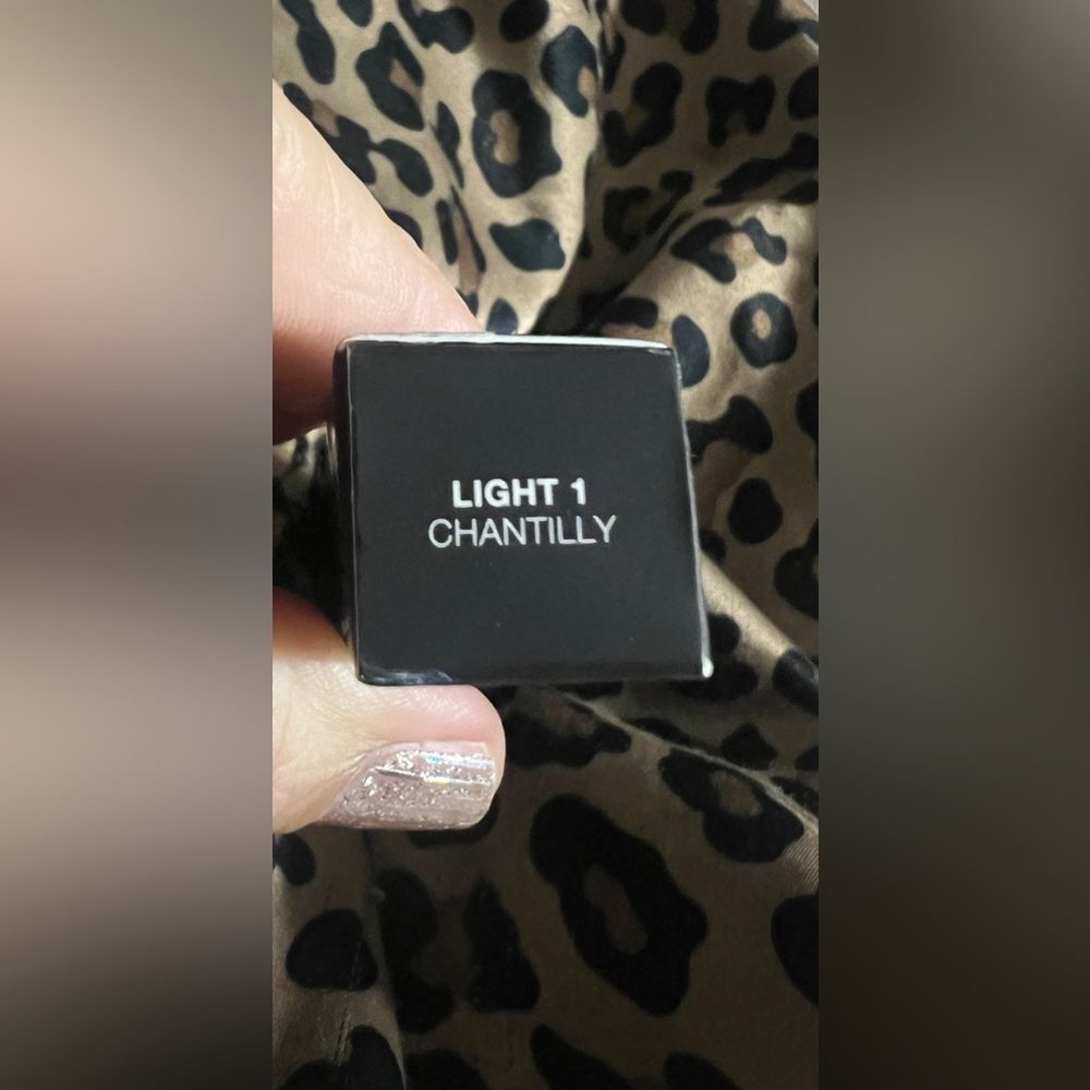 NARS Radiant Creamy
Concealer~ Light 1 Chantilly Full Size - Picture 4 of 4